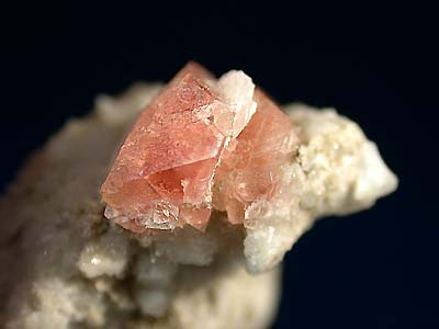 Mont-Blanc - Octaedre de fluorite et calcite